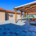 別荘 Countryside - Pool - Big Terrace ベンコヴァツ