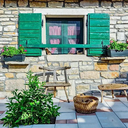 Holiday home Countryside - Pool - Big Terrace Benkovac