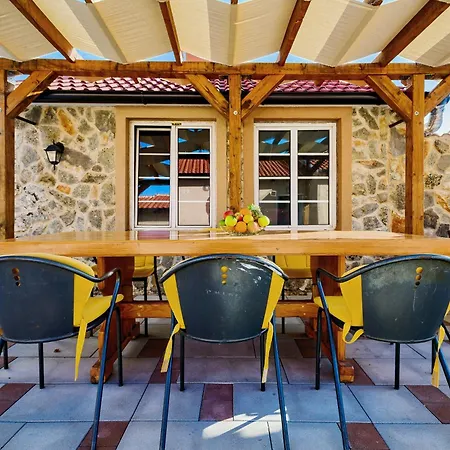 Holiday home Countryside - Pool - Big Terrace Benkovac