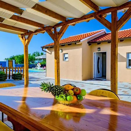 Countryside - Pool - Big Terrace Holiday home Benkovac